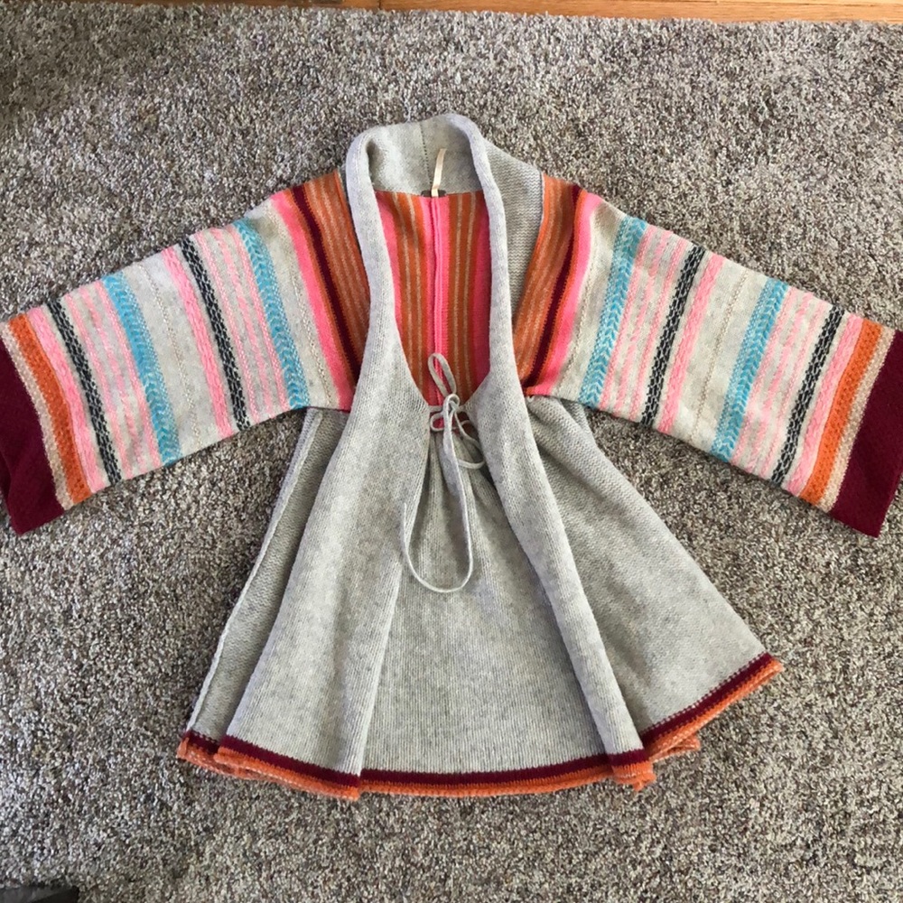 Free people Sweater Bell Sleeves Size S